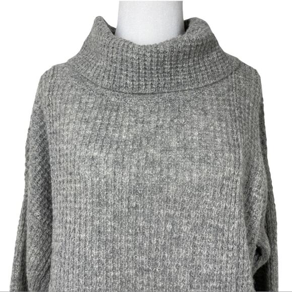 Free people 100% Wool Waffle knit Cowl Neck Sweater In Grey XS - Picture 4 of 9